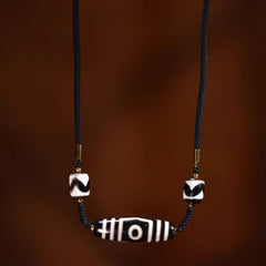 Black & White 9-Eyed Dzi Bead Necklace – Tibetan Sweater Chain for Protection & Wisdom